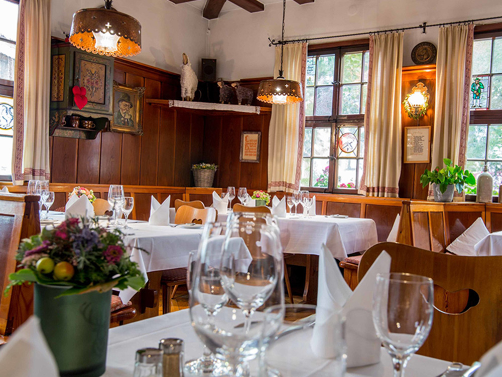 Gastraum-Gaststube-Restaurant-Roessle Gastraum-Gaststube-Restaurant-Roessle